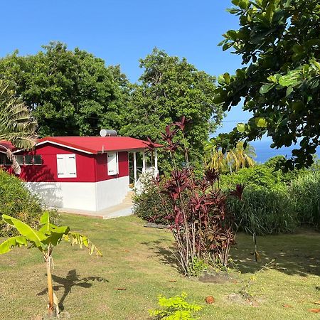 Grand Bungalow Avec Piscine Et Vue Mer Bouillante Kültér fotó