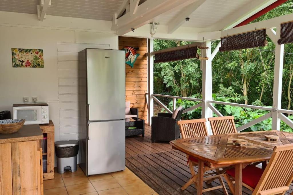 Grand Bungalow Avec Piscine Et Vue Mer Bouillante Kültér fotó